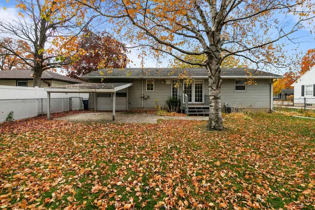 $524,900 | 1076 Shadow Lane, Green Bay, WI 54304