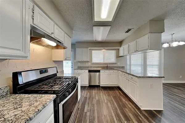 $2,595 | 7300 Big Bend Court, Fort Worth, TX 76137