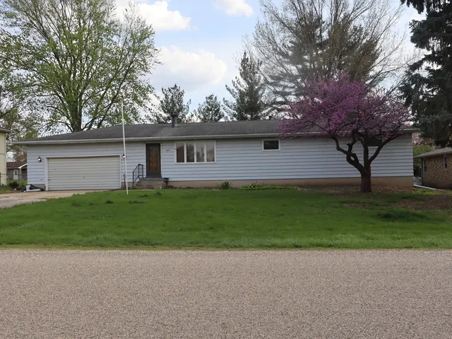 $175,000 | 1605 Sharon Road, Streator, IL 61364