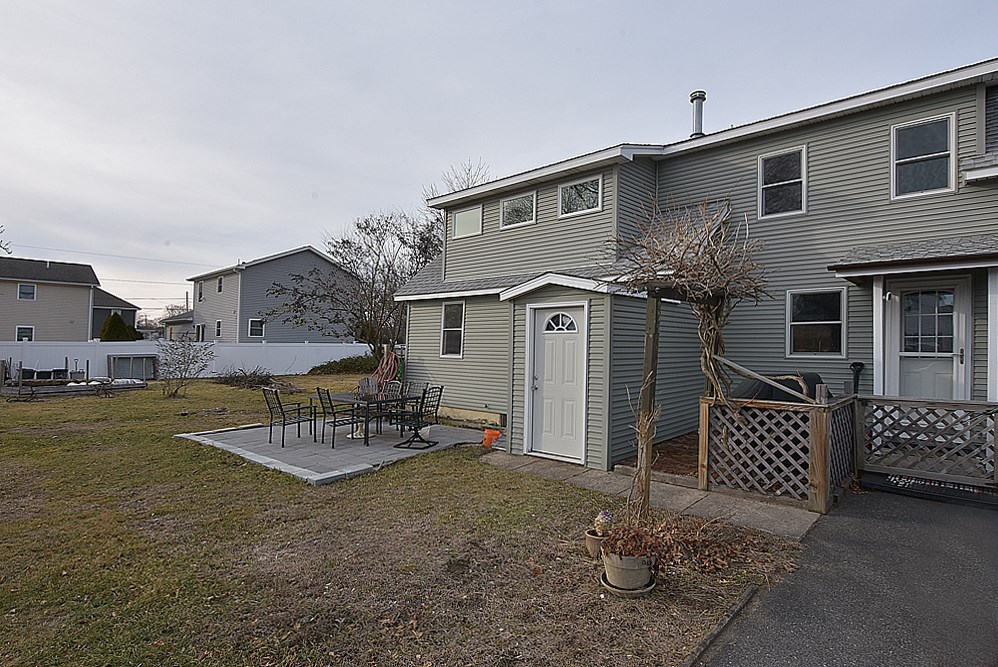 2814 West Shore Road Warwick, RI 02889 - Photo 11 of 14