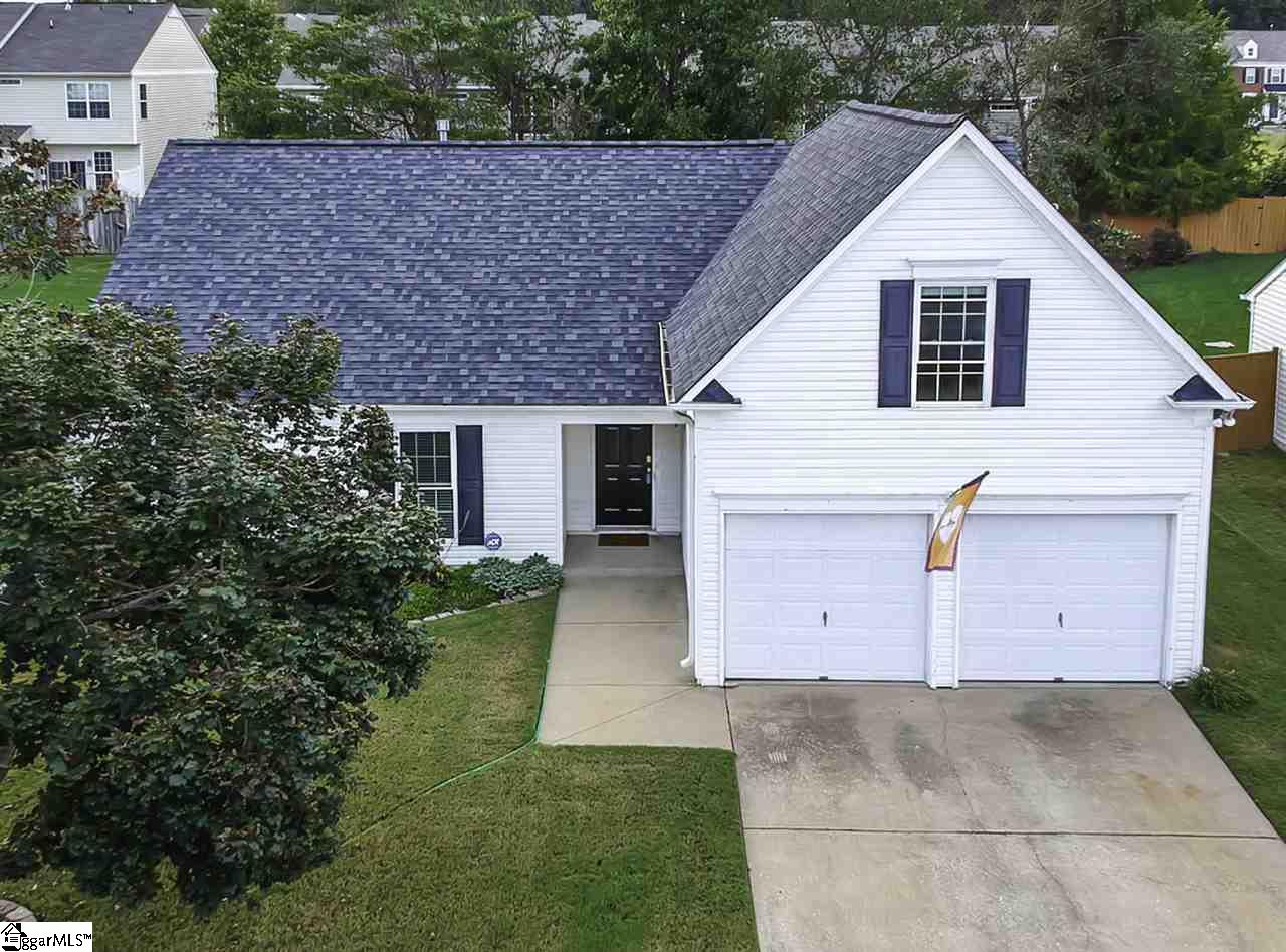 201 Woolridge Way Greer, SC 29650 - Photo 3 of 27 Gallery Image 3