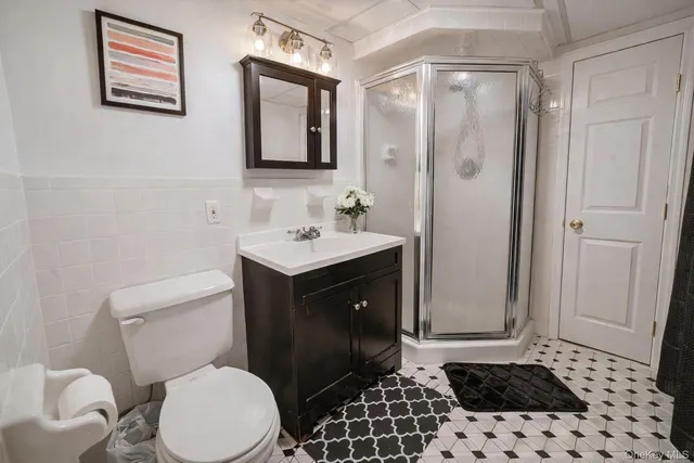 $579,999 | 7 Poinsetta Avenue, Middle Island, NY 11953