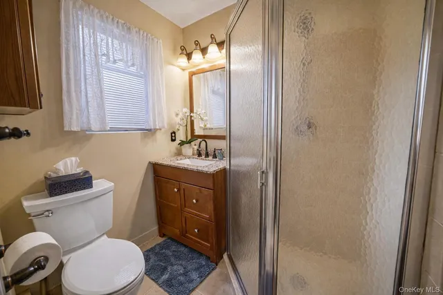 $579,999 | 7 Poinsetta Avenue, Middle Island, NY 11953