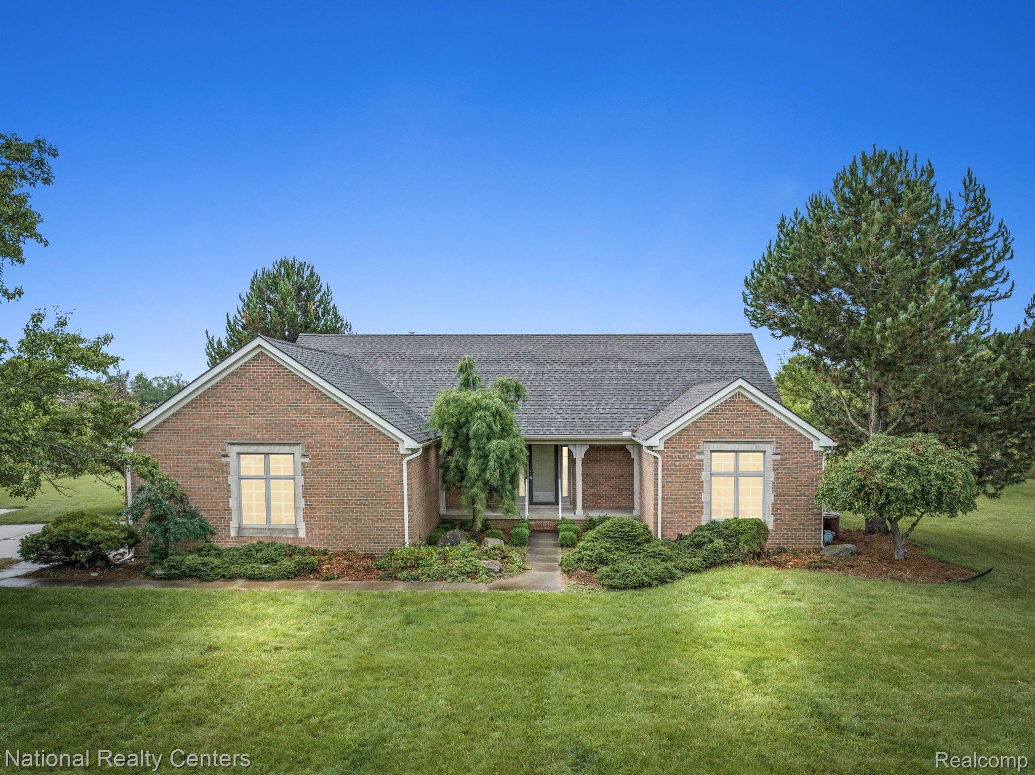 2128 South Hickory Ridge Road Milford, MI 48380 - Photo 6 of 35 Gallery Image 6