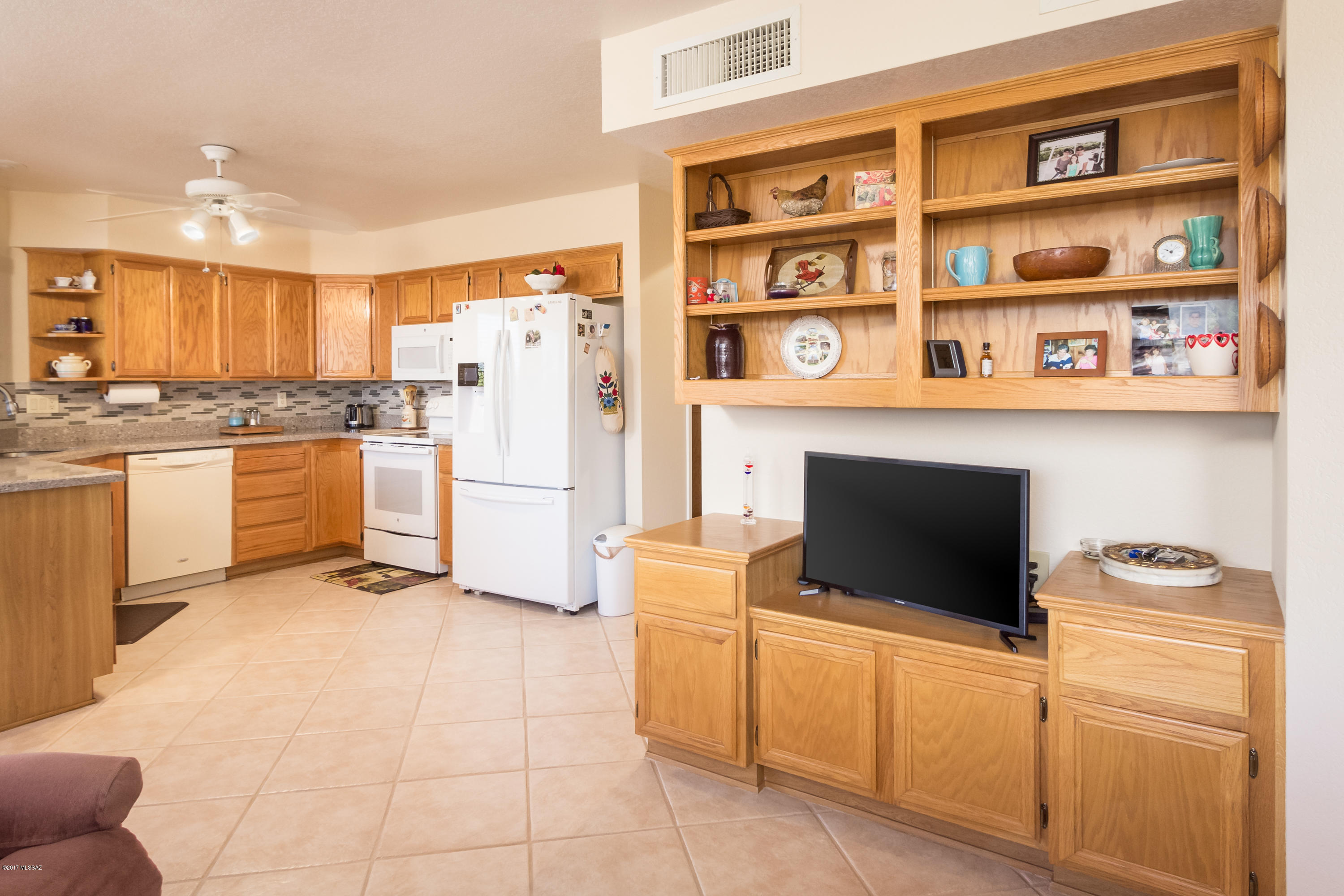 980 East Rising Sun Drive Oro Valley, AZ 85755 - Photo 6 of 32