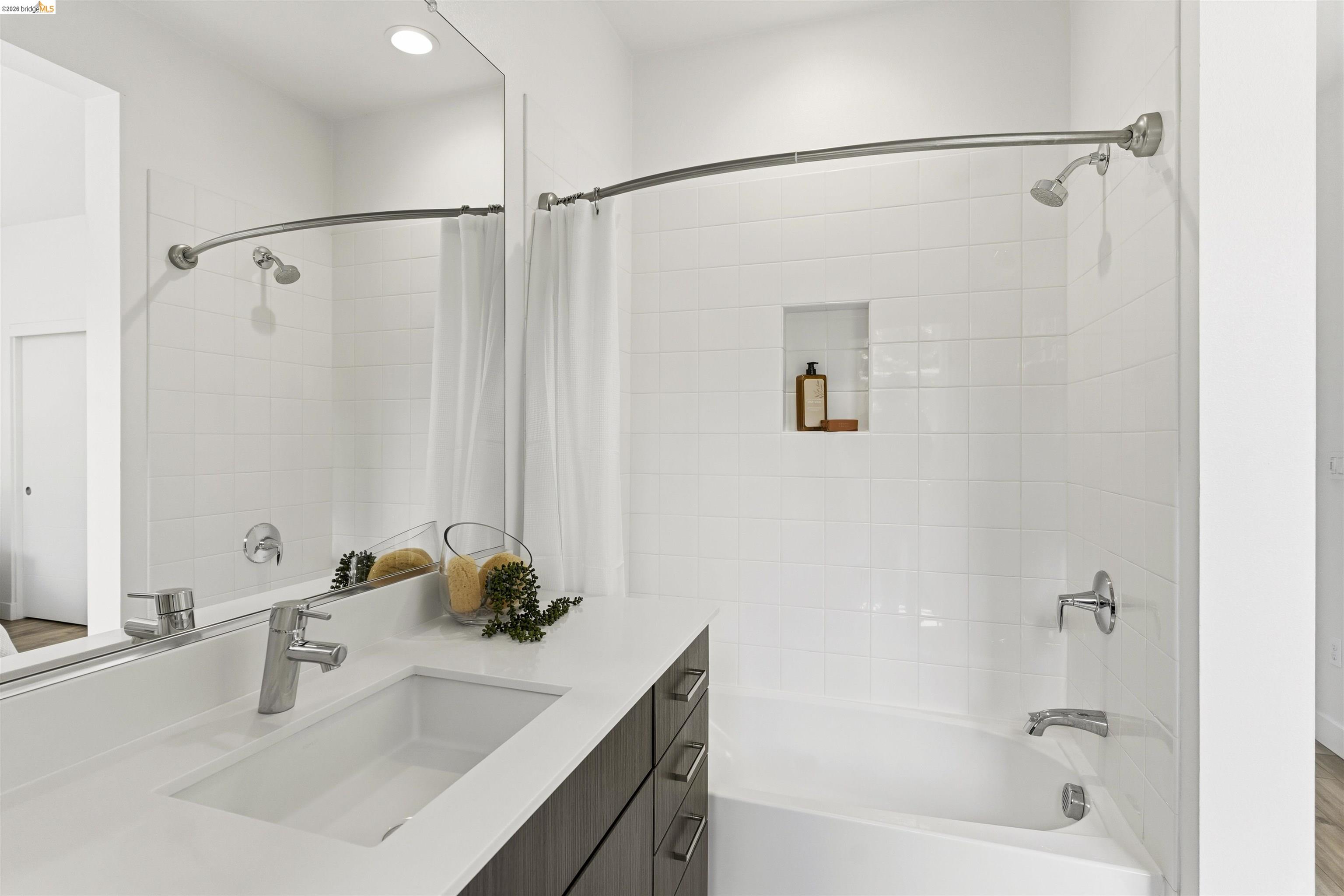 1355 Pullman Way Oakland, CA 94607 - Photo 35 of 75