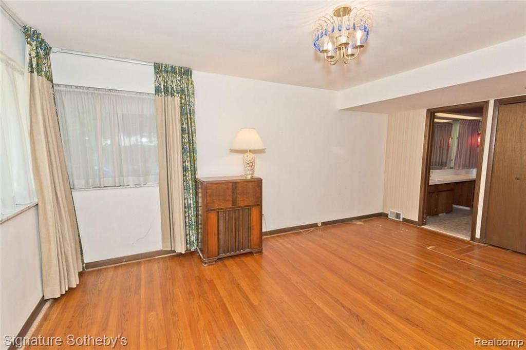 17531 Ramsgate Drive Lathrup Village, MI 48076 - Photo 18 of 37