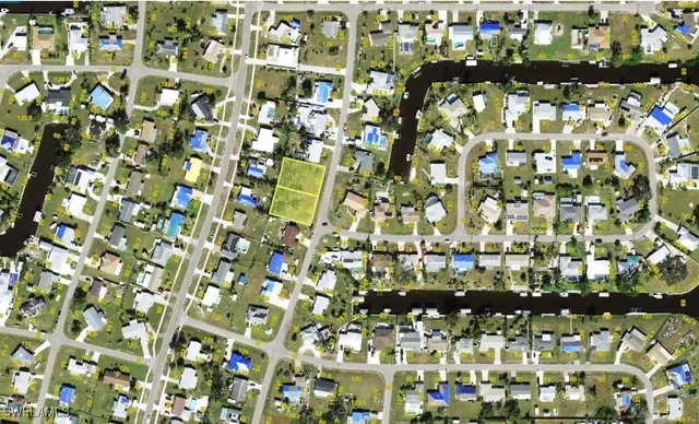 a close up of a sign