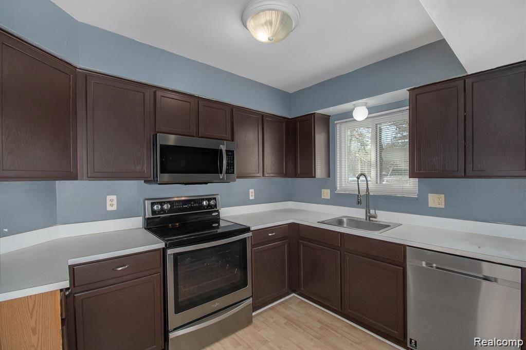 1622 Rivers Edge Rochester Hills, MI 48307 - Photo 12 of 23