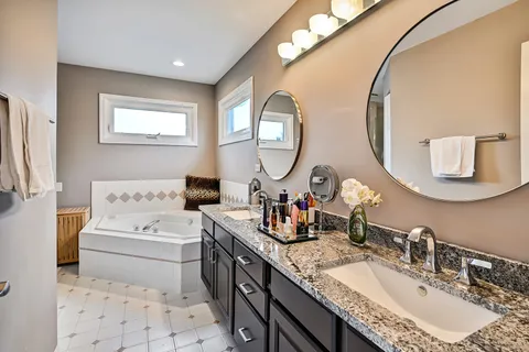 $750,000 | 1770 Windmill Court, Addison, IL 60101