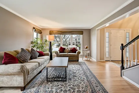 $750,000 | 1770 Windmill Court, Addison, IL 60101