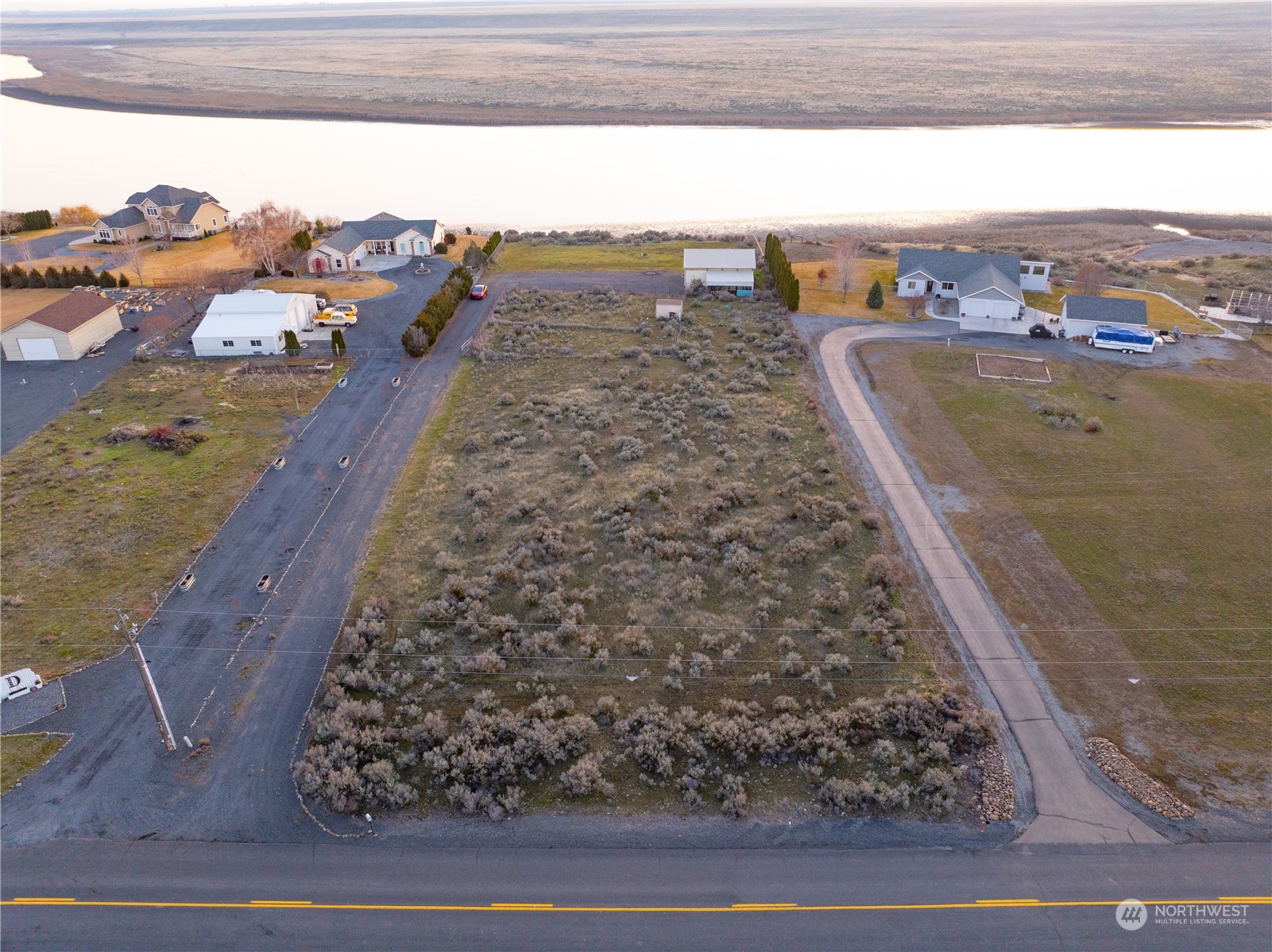 9876 Neppel Road Northeast Moses Lake, WA 98837 - Photo 2 of 27 Gallery Image 2