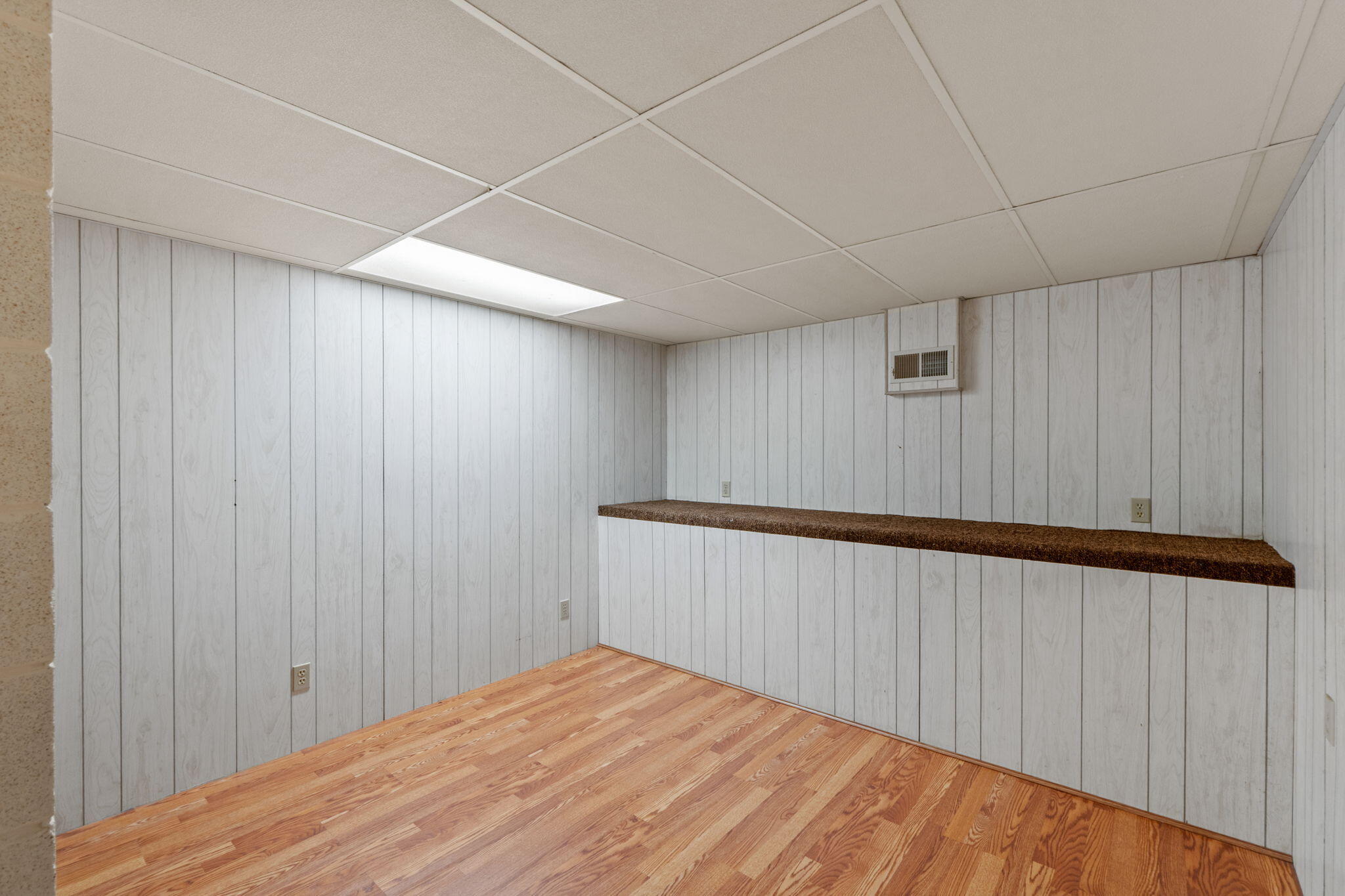 20 Linwood Road Northwest Fort Walton Beach, FL 32547 - Photo 29 of 33 a view of a livingroom with an entryway