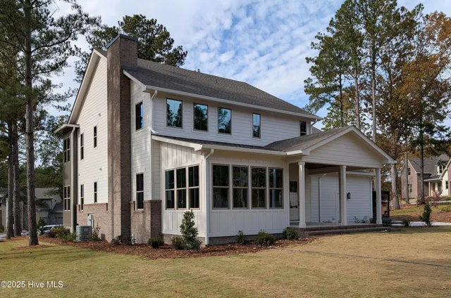 $1,325,000 | 300 Sloan Lane, Pinehurst, NC 28374