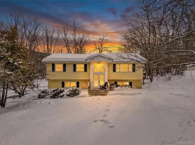 $574,500 | 19 Brill Lane, Poughquag, NY 12570