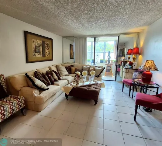 $98,750 | 2840 Somerset Drive, Unit 208M, Lauderdale Lakes, FL 33311