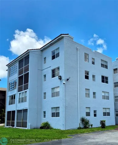 $98,750 | 2840 Somerset Drive, Unit 208M, Lauderdale Lakes, FL 33311