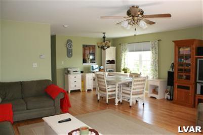 1102 Old Gate Road Northampton, PA 18067 - Photo 4 of 23 Gallery Image 4
