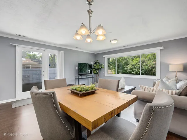 $719,000 | 5524 South Bruner Street, Hinsdale, IL 60521