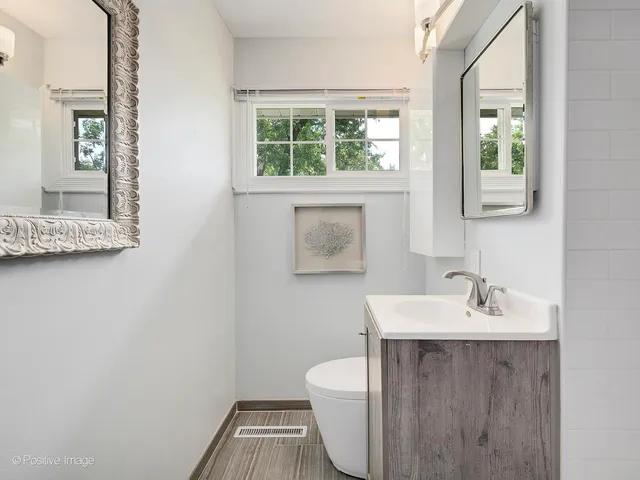 $719,000 | 5524 South Bruner Street, Hinsdale, IL 60521