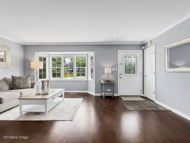 $719,000 | 5524 South Bruner Street, Hinsdale, IL 60521