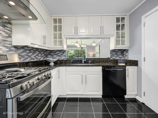 $719,000 | 5524 South Bruner Street, Hinsdale, IL 60521