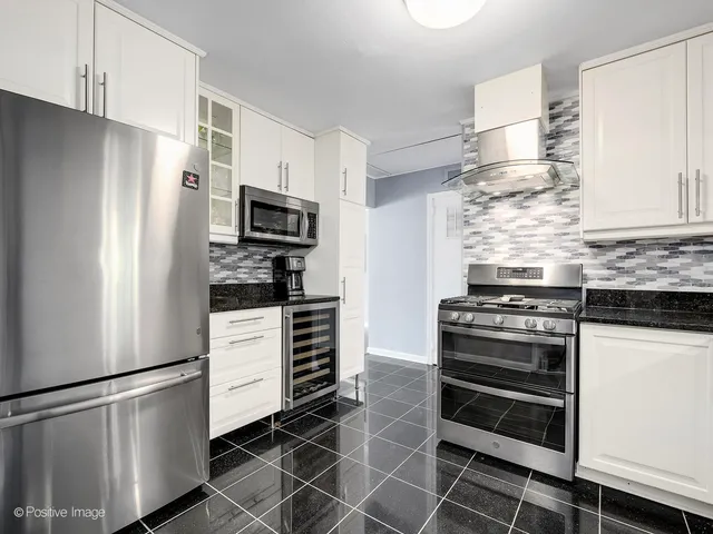 $719,000 | 5524 South Bruner Street, Hinsdale, IL 60521