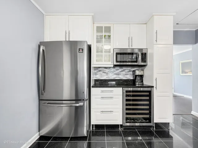 $719,000 | 5524 South Bruner Street, Hinsdale, IL 60521