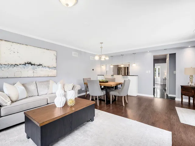 $719,000 | 5524 South Bruner Street, Hinsdale, IL 60521