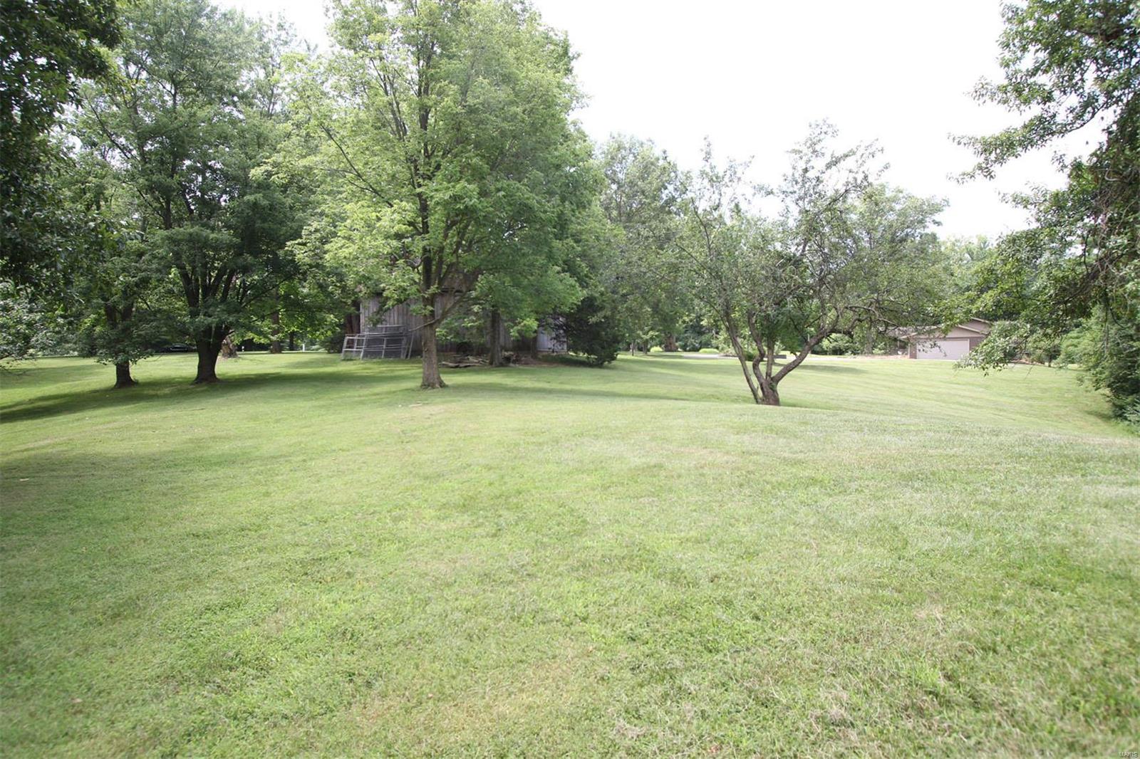 5376 Seminary Road Alton, IL 62002 - Photo 16 of 47 Gallery Image 16
