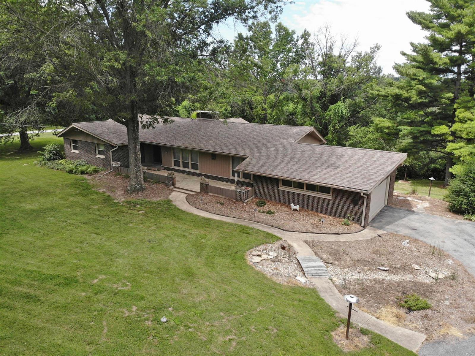 5376 Seminary Road Alton, IL 62002 - Photo 4 of 47 Gallery Image 4