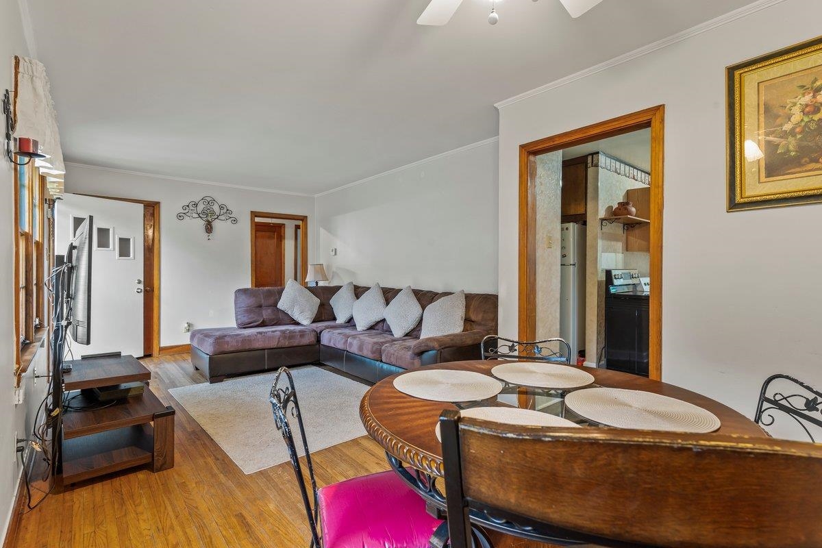 4740 Lynn Road Memphis, TN 38122 - Photo 19 of 25 a living room with furniture and a window