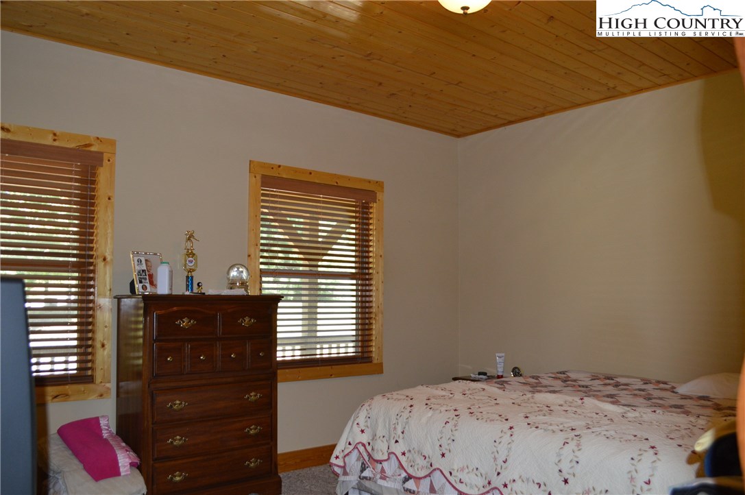 405 Bear Den Road Sparta, NC 28675 - Photo 15 of 44 Gallery Image 15