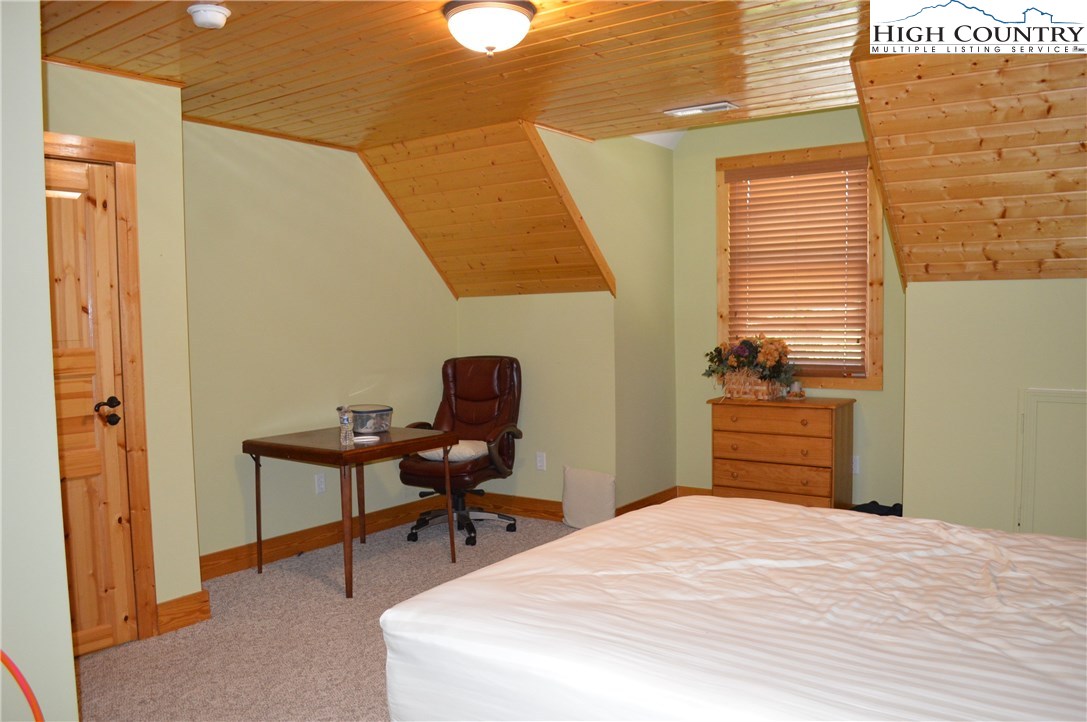405 Bear Den Road Sparta, NC 28675 - Photo 28 of 44 Gallery Image 28