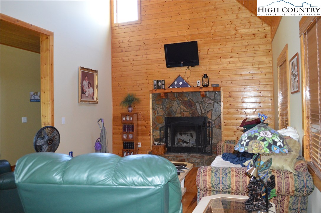 405 Bear Den Road Sparta, NC 28675 - Photo 8 of 44 Gallery Image 8