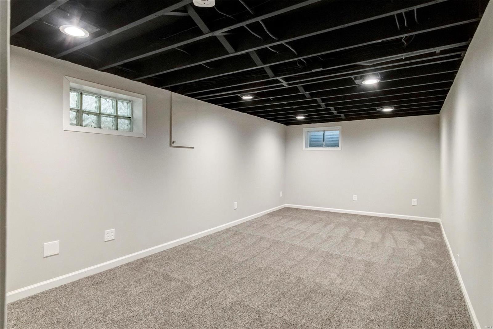 830 Derhake Road Florissant, MO 63033 - Photo 20 of 32 Gallery Image 20