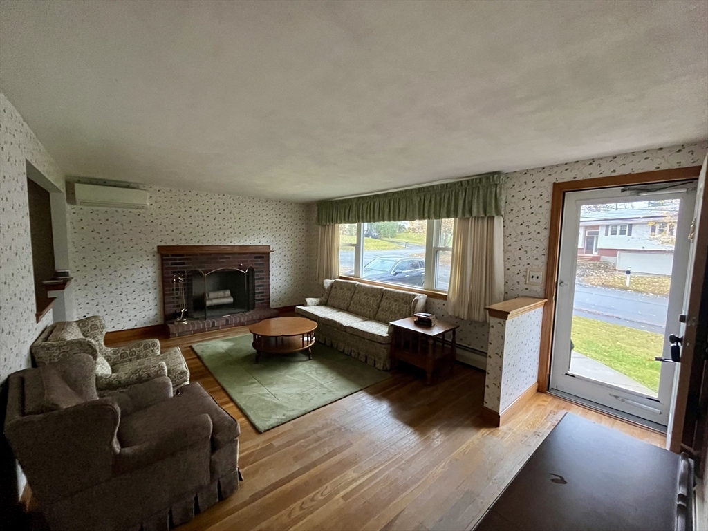 21 Spring Valley Road Burlington, MA 01803 - Photo 4 of 16 Gallery Image 4