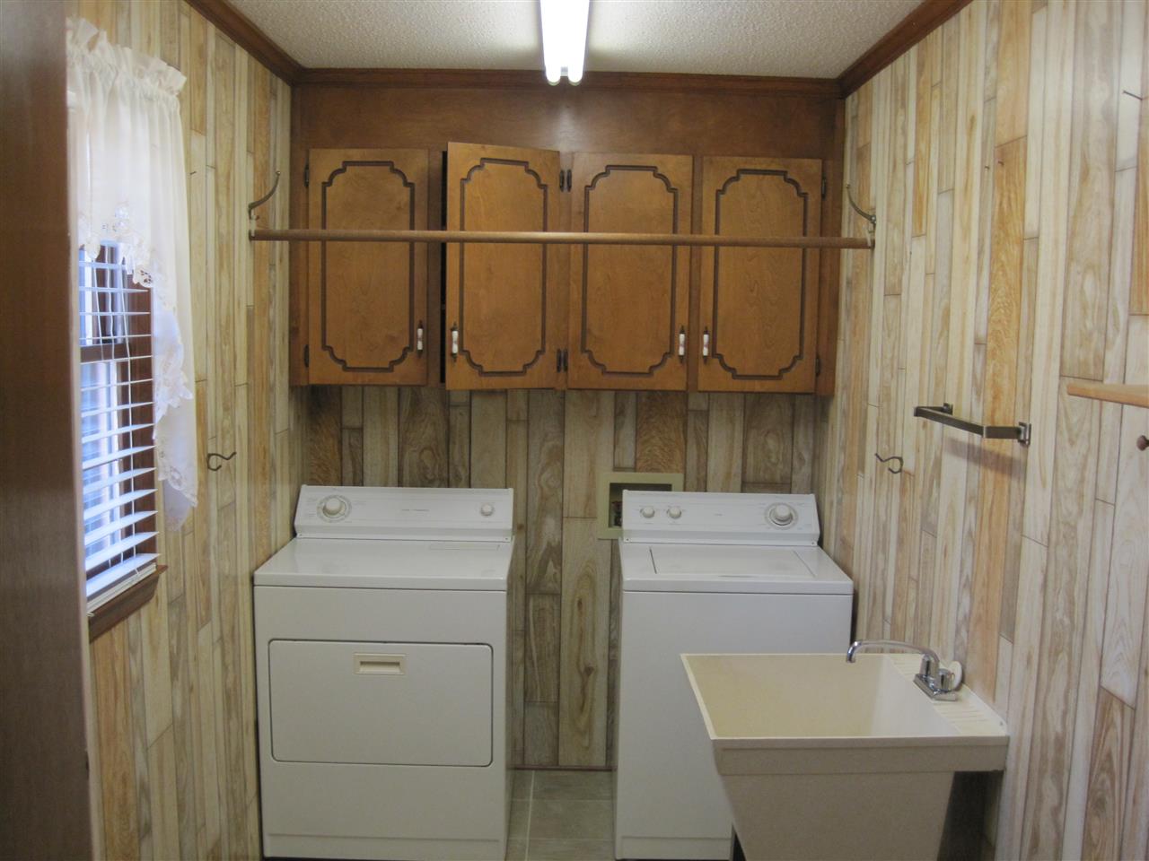 1010 Oak Grove Road Landrum, SC 29356 - Photo 3 of 17 Gallery Image 3