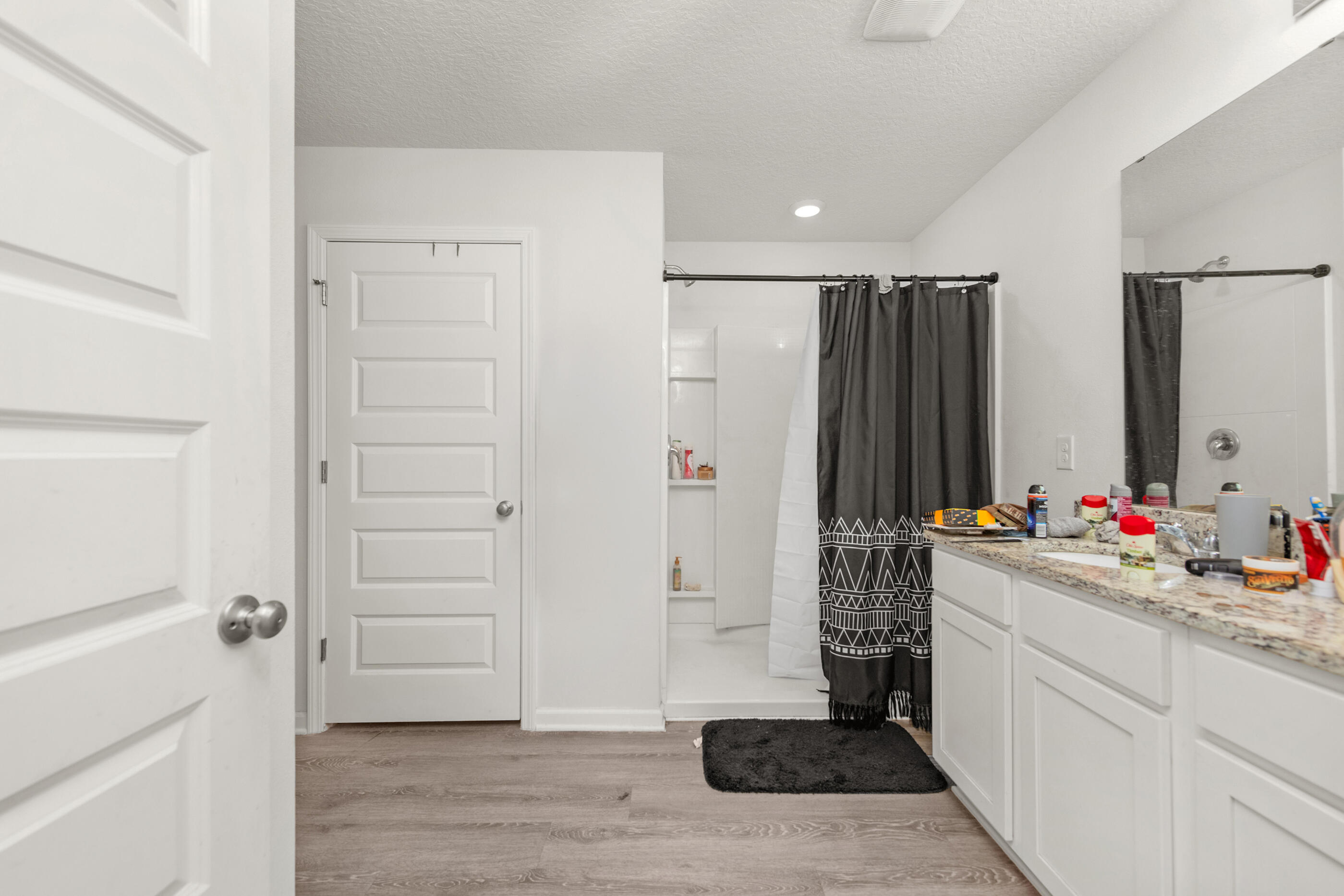 4662 Honor Guard Way Crestview, FL 32539 - Photo 6 of 10 a kitchen with a sink and refrigerator