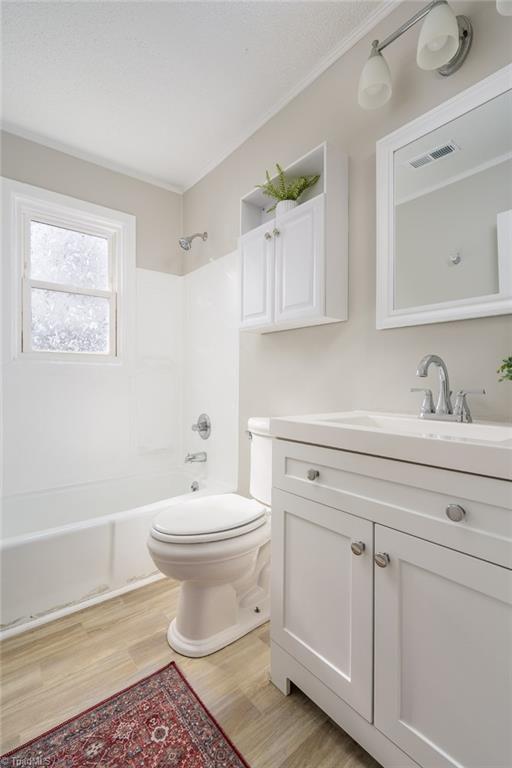 415 Peace Street High Point, NC 27262 - Photo 23 of 33 BATHROOM