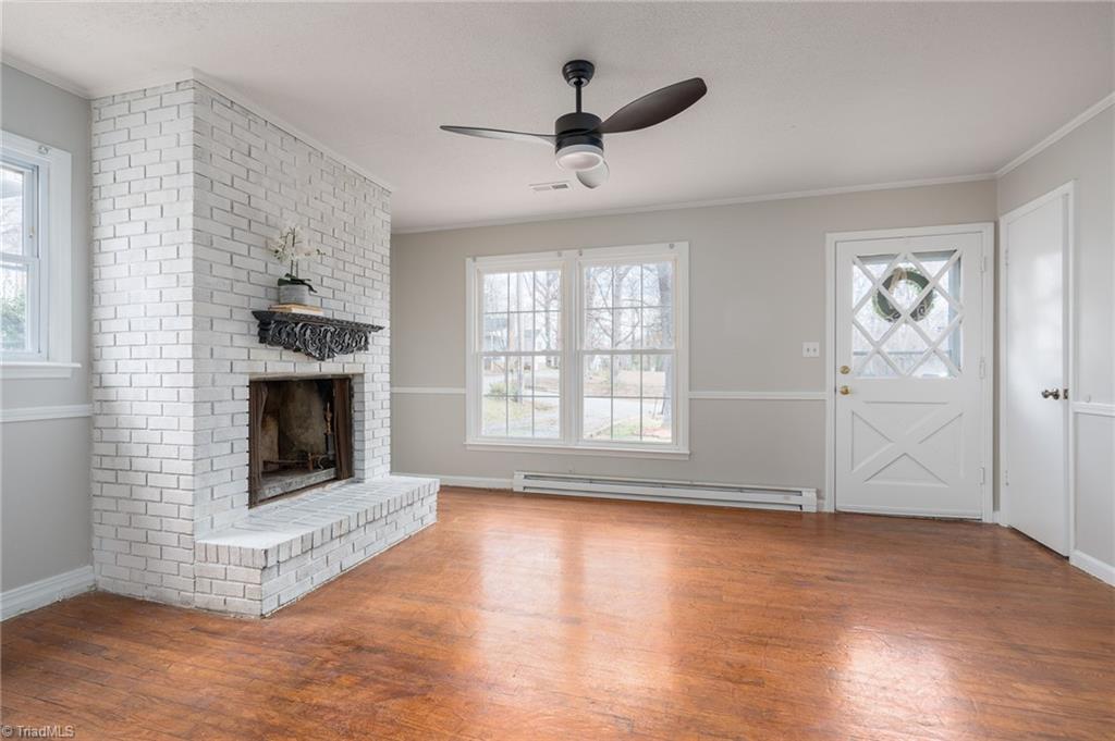 415 Peace Street High Point, NC 27262 - Photo 3 of 33 NICE HARDWOOD FLOORING!