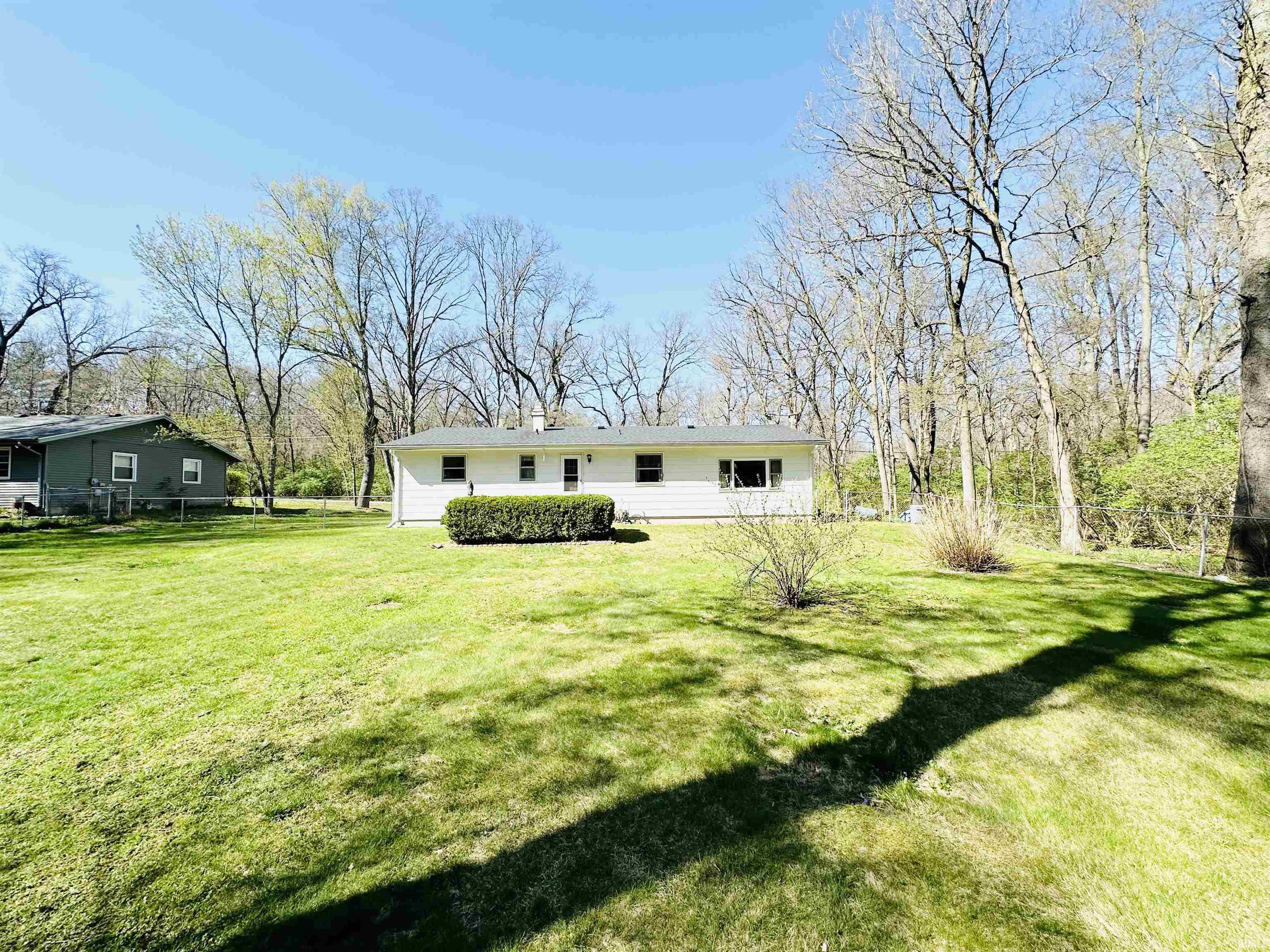 19056 Stateline Road South Bend, IN 46637 - Photo 3 of 13 Gallery Image 3