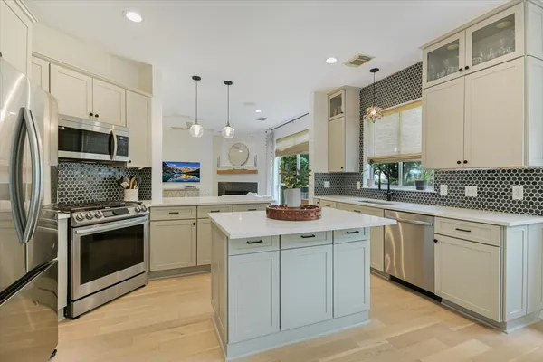 $600,000 | 12506 Canyon Glen Drive, Austin, TX 78732