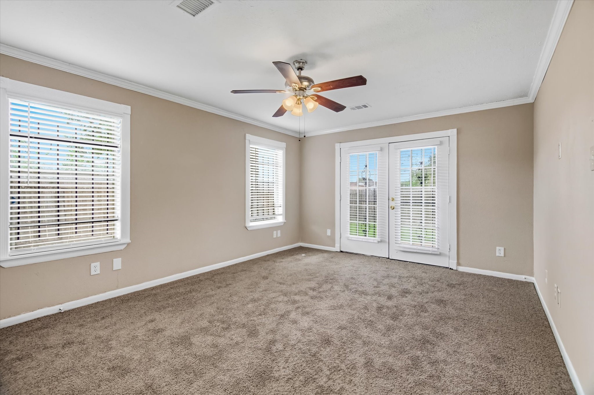 5418 Pershing Street Houston, TX 77033 - Photo 17 of 36