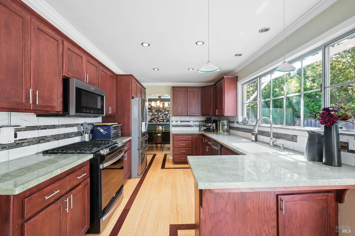 5260 San Luis Avenue Santa Rosa, CA 95409 - Photo 13 of 48