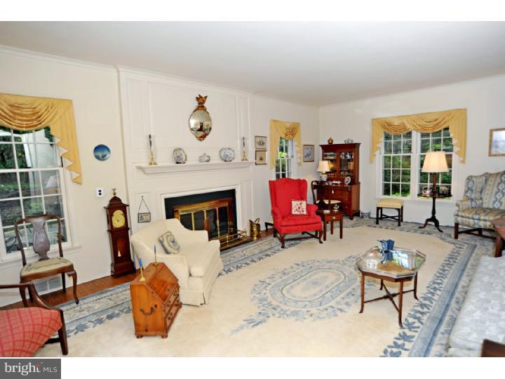 2 Hiridge Road Radnor, PA 19087 - Photo 3 of 22 Living Room