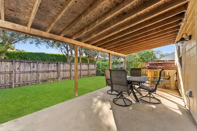 $480,000 | 8414 Dynasty Drive, Boca Raton, FL 33433