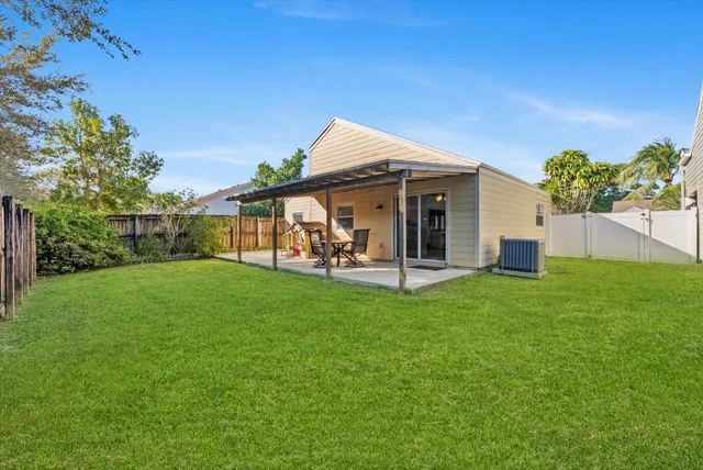 $480,000 | 8414 Dynasty Drive, Boca Raton, FL 33433