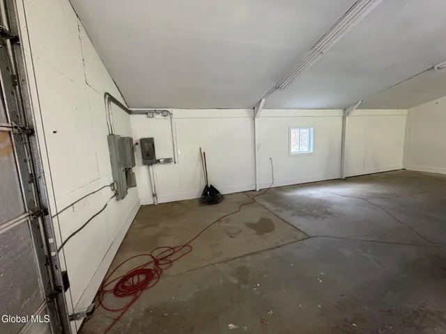 $2,500 | 868 Main Street, Clifton Park, NY 12065