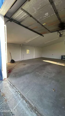 $2,500 | 868 Main Street, Clifton Park, NY 12065